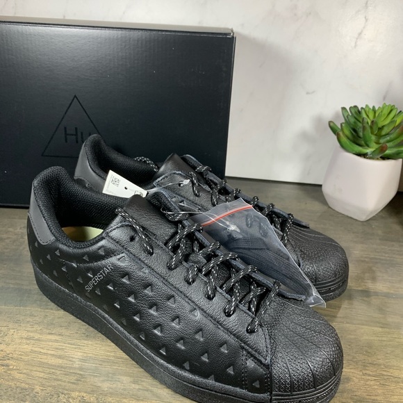 Pharrell Williams x adidas Superstar Triple Black - Picture 8 of 10